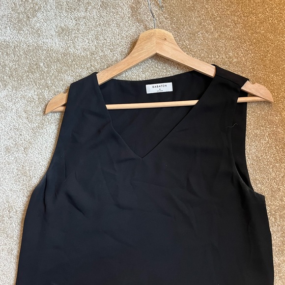 Babaton Sleeveless Murphy Blouse - Picture 3 of 3